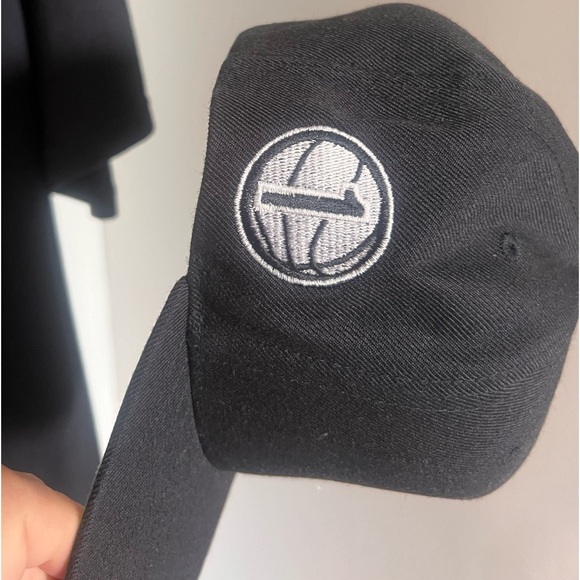 Mikal Bridges “Brooklyn Bridges” SnapBack and XL Collector’s tee duo. - Picture 7 of 9